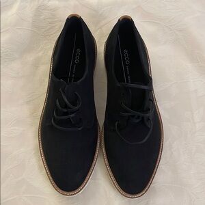 Ecco Black Women’s Oxford Shoes with White Sole. Size 7.5
